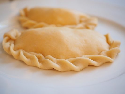 Empanada de carne al horno