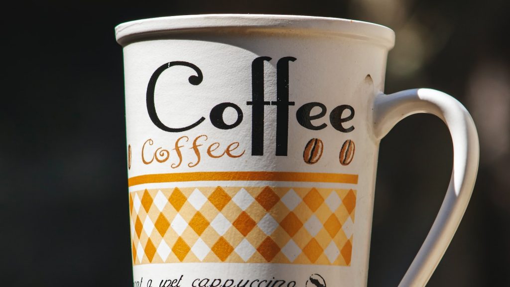 El cafe descafeinado estriñe