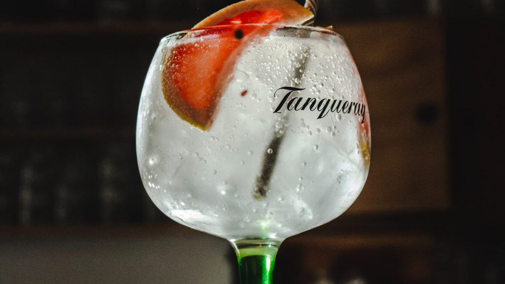 Gin tonic con pimienta