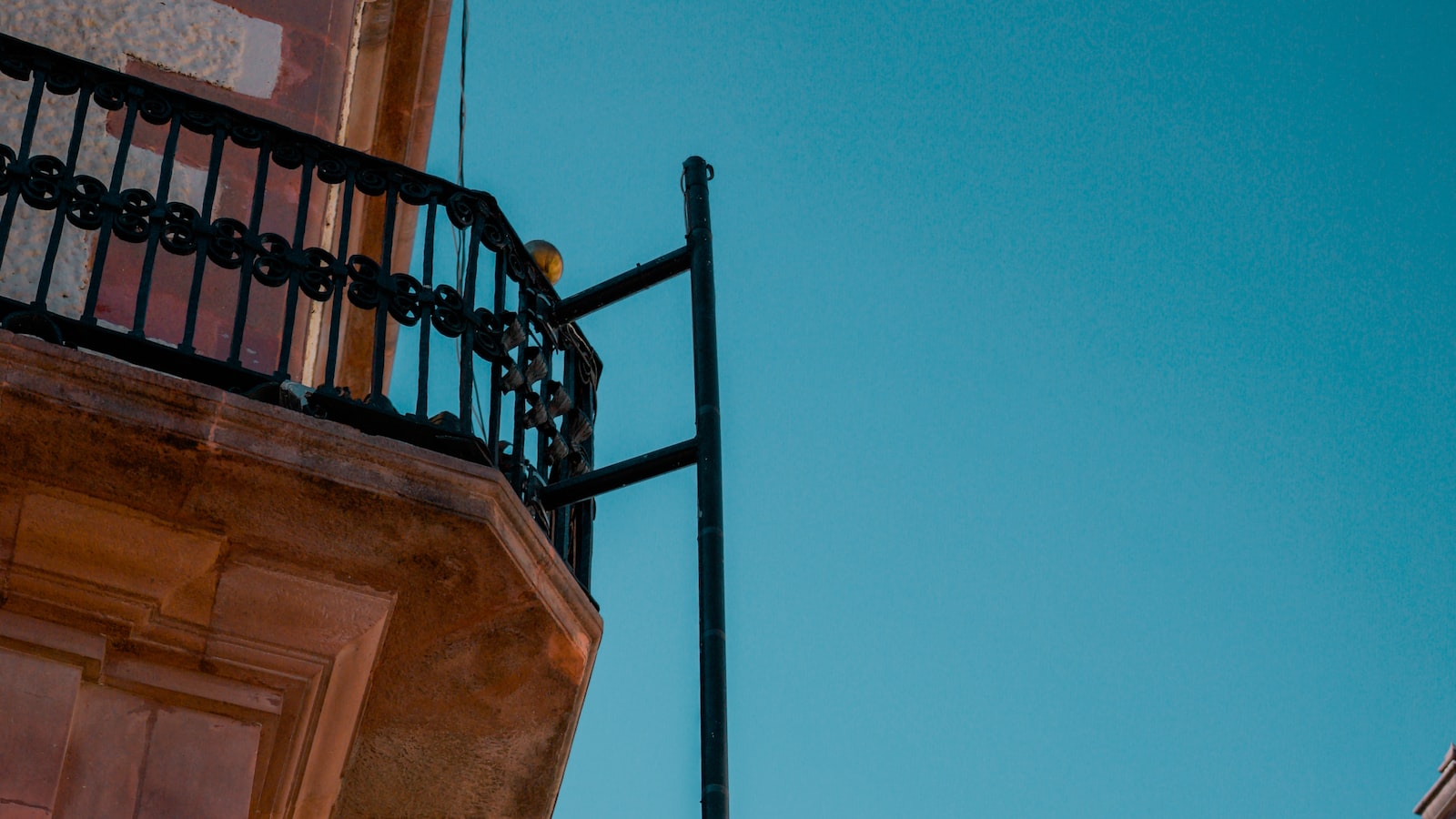 El haba del roscon de reyes