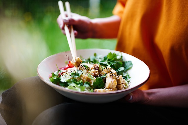 Como se prepara el tofu en ensalada