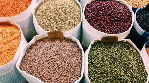 Añadir agua a las lentejas